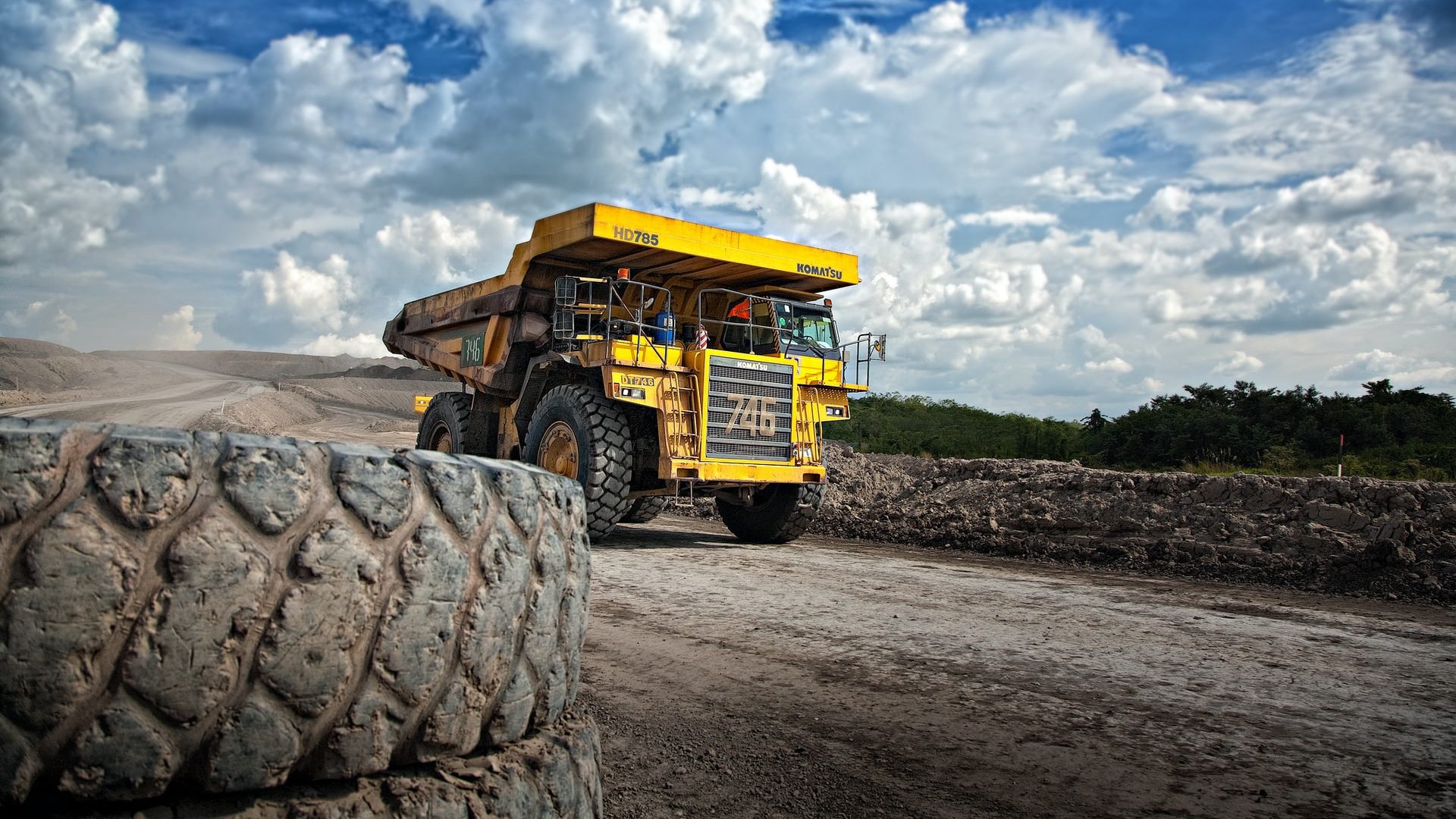 Indonesia Revokes 2,000 Mining Permits Amid Coal Export Ban