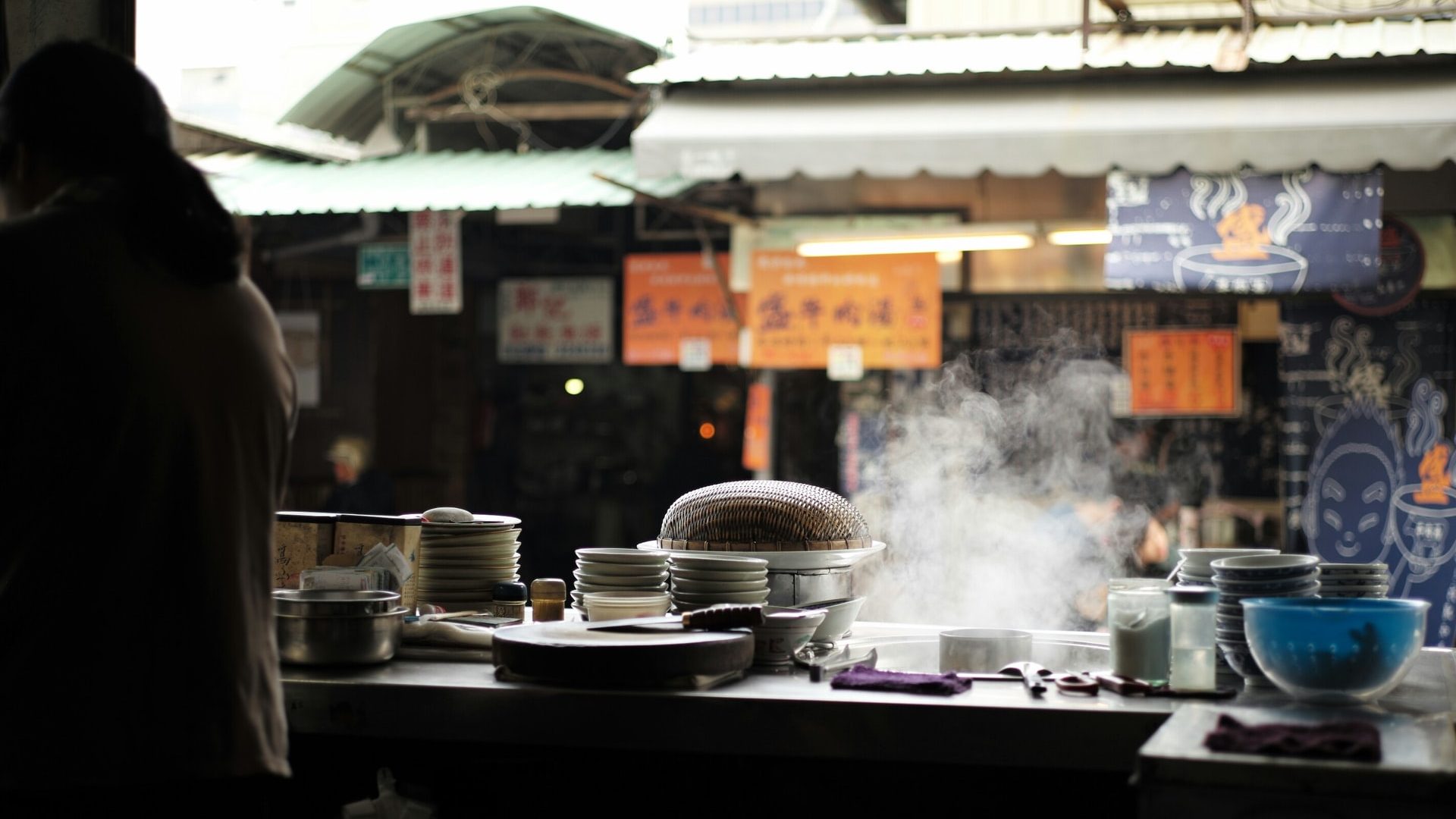 China to Carry out Preferential Policies for Service Industries Hit by Epidemic