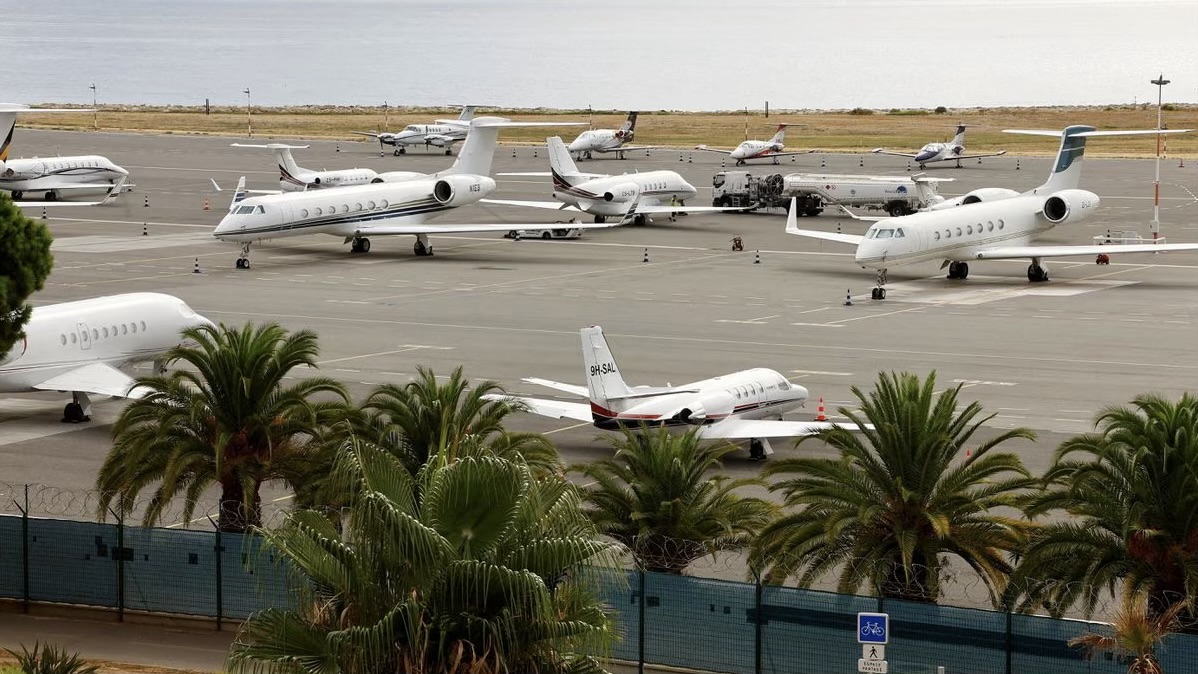 EU States Call for Stricter Climate Regulations on Private Jet Travel