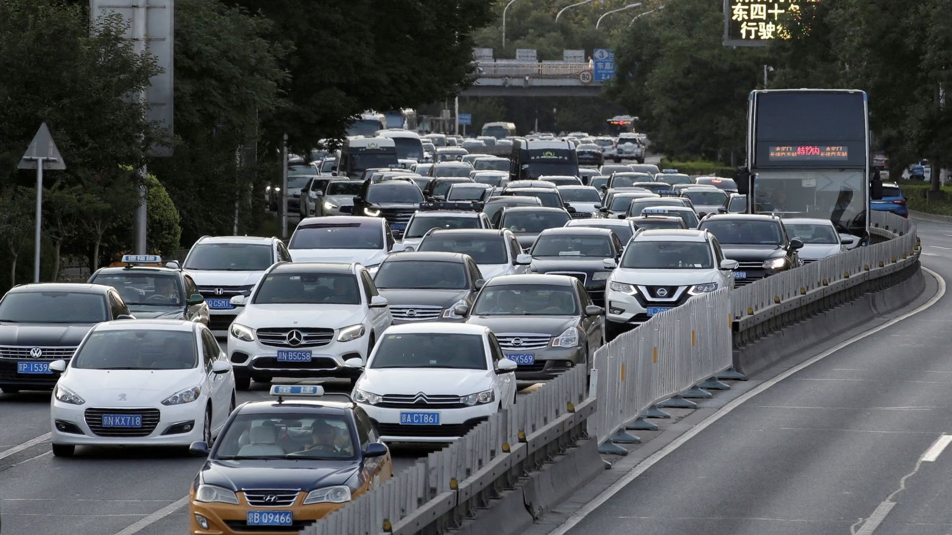 China’s Auto Industry Alliance Withdraws Pledge to Avoid “Abnormal Pricing” Due to Antitrust Violations