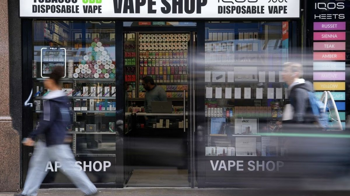 UK Councils Call for Ban on Single-Use Vapes Citing Environmental and Health Concerns