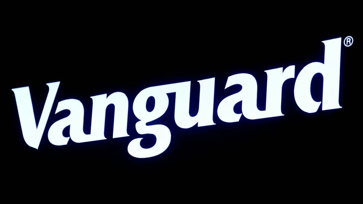 Vanguard's Support for ESG Resolutions Drops Amid Regulatory Changes