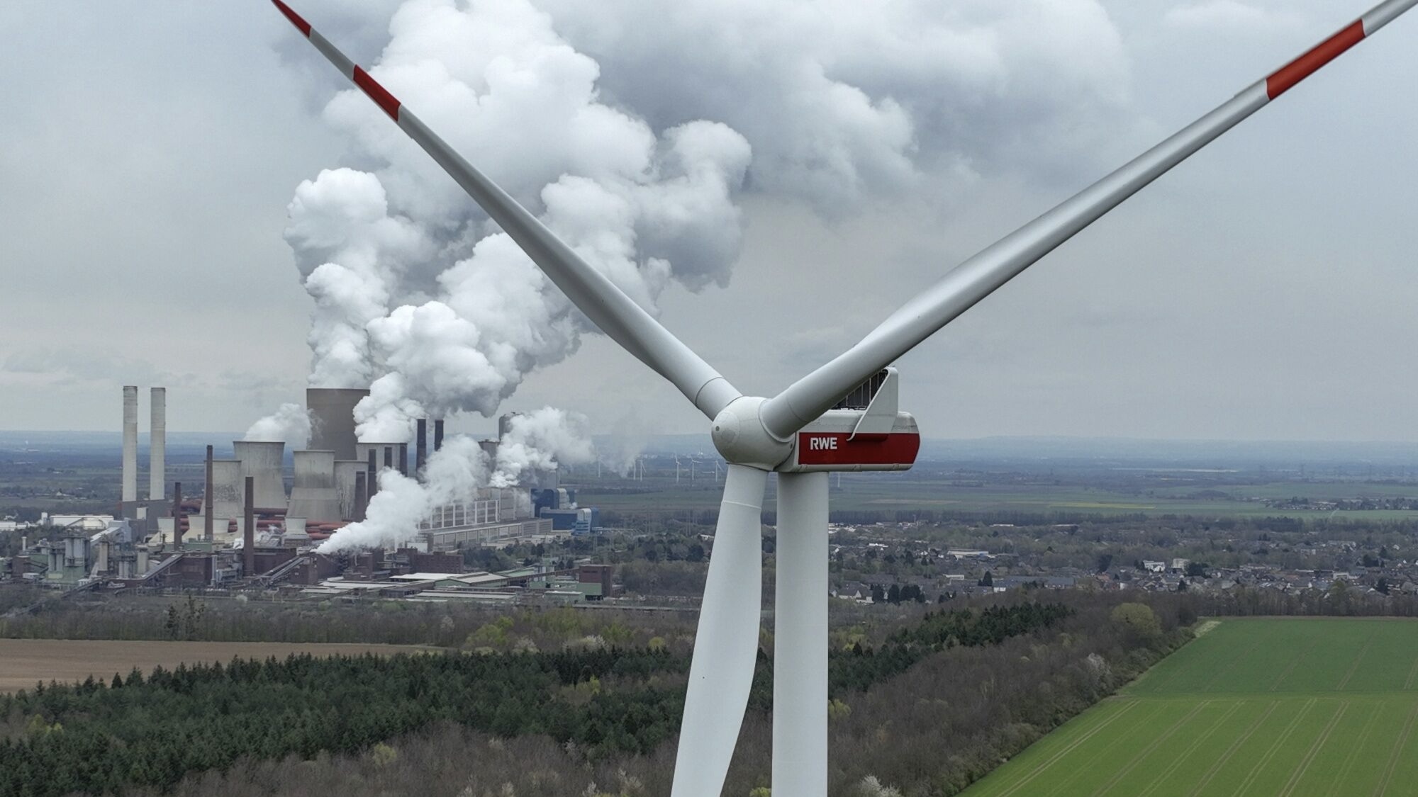 RWE to Invest EUR55bn in Green Energy through 2030