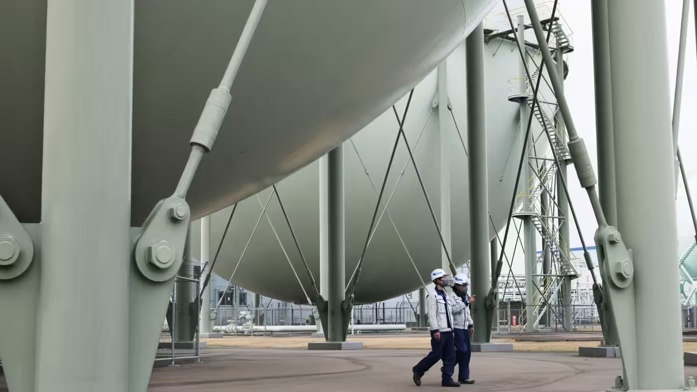 Japan and Oman Team Up for E-Methane Mass Production by 2026