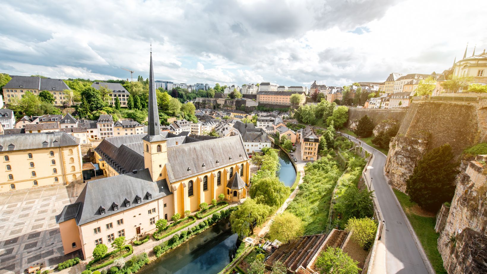 Luxembourg Implements CSRD into National Law, Emphasizing ESG Reporting Requirements