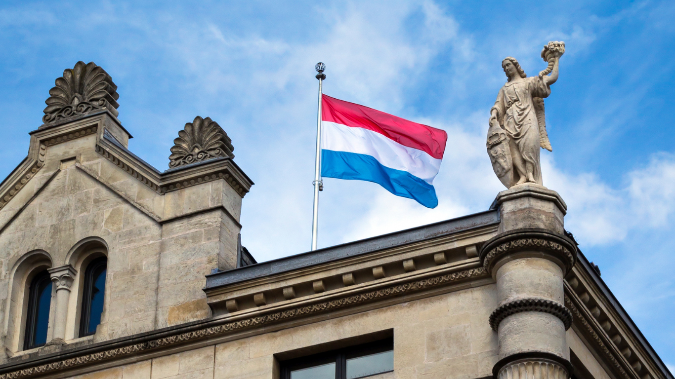 Luxembourg Parliament Backs CSRD Exemption for Holding Companies in ESG Reporting