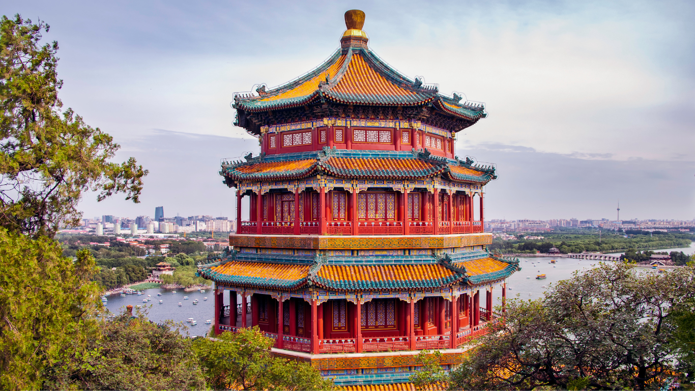 China Hits Record 951 TWh in Clean Electricity, Surging Ahead of Global Competitors