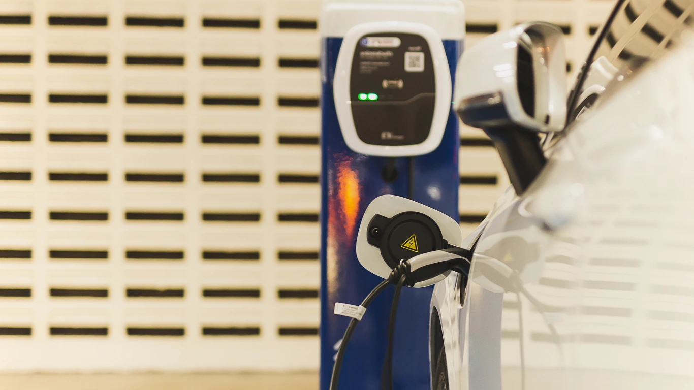 法国农业信贷银行（CIB）通过3.55亿美元融资支持Zenobē的1000辆电动汽车雄心